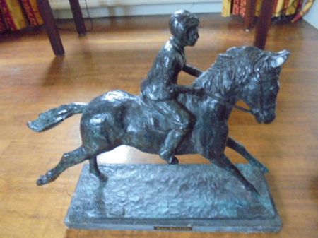 Verkocht.Wardenaar.Siem Wardenaar.Brons beeld. Beatrix "in Galop".